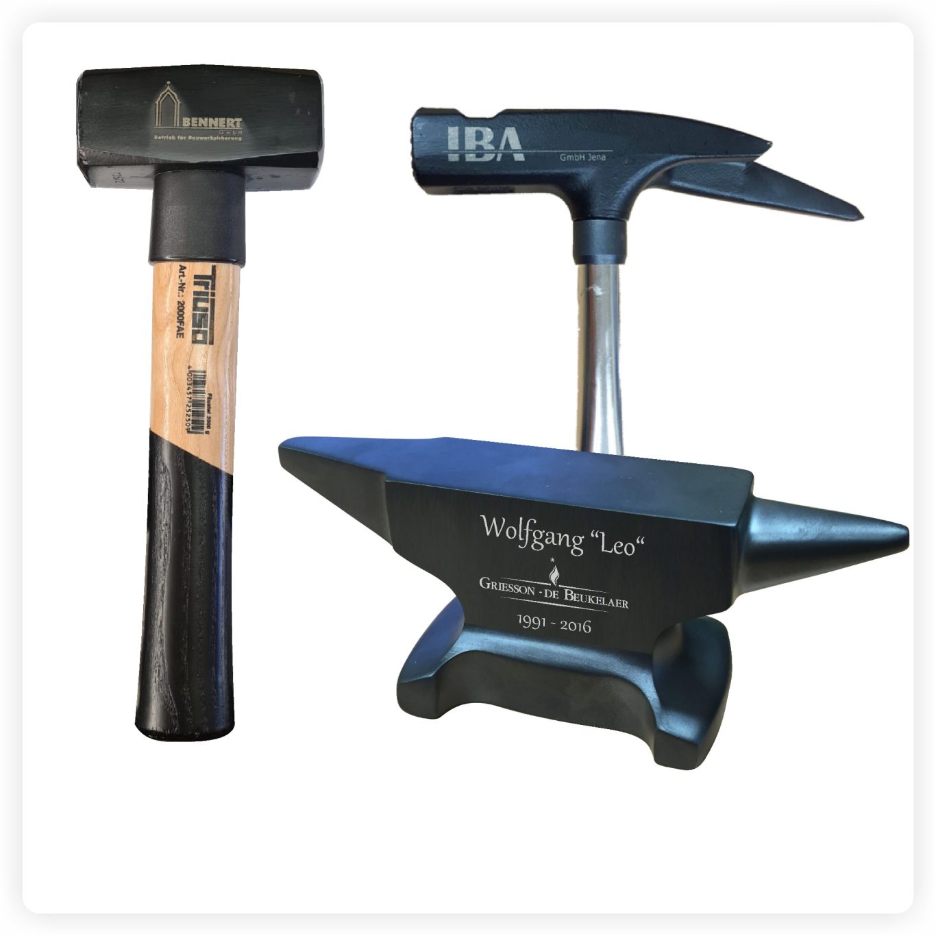 Werkzeug mit Gravur Gravierte Werkzeuge mit Laserbeschriftung: Hammer und Amboss mit individueller Gravur für Handwerk und Industrie